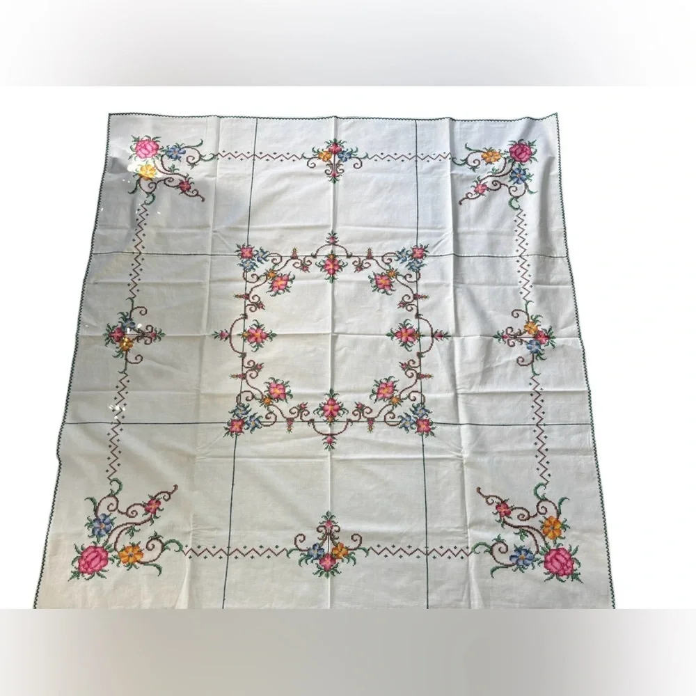 VTG Cross-Stiched Square Floral Tablecloth W/6 Napkins 49”WX49”L Kitchen Ivory